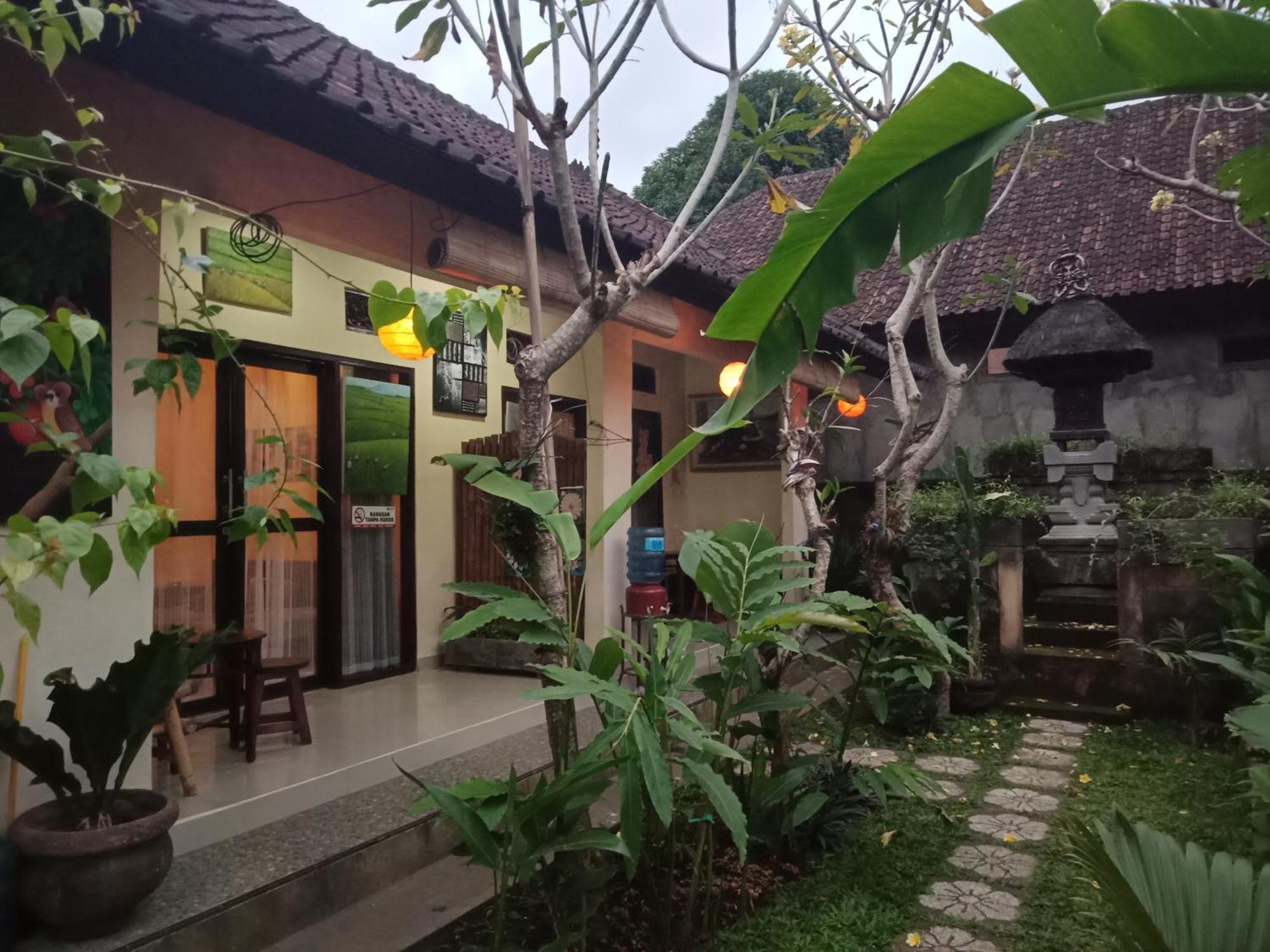 Lionk Bali House Bed and Breakfast Ubud Exteriör bild