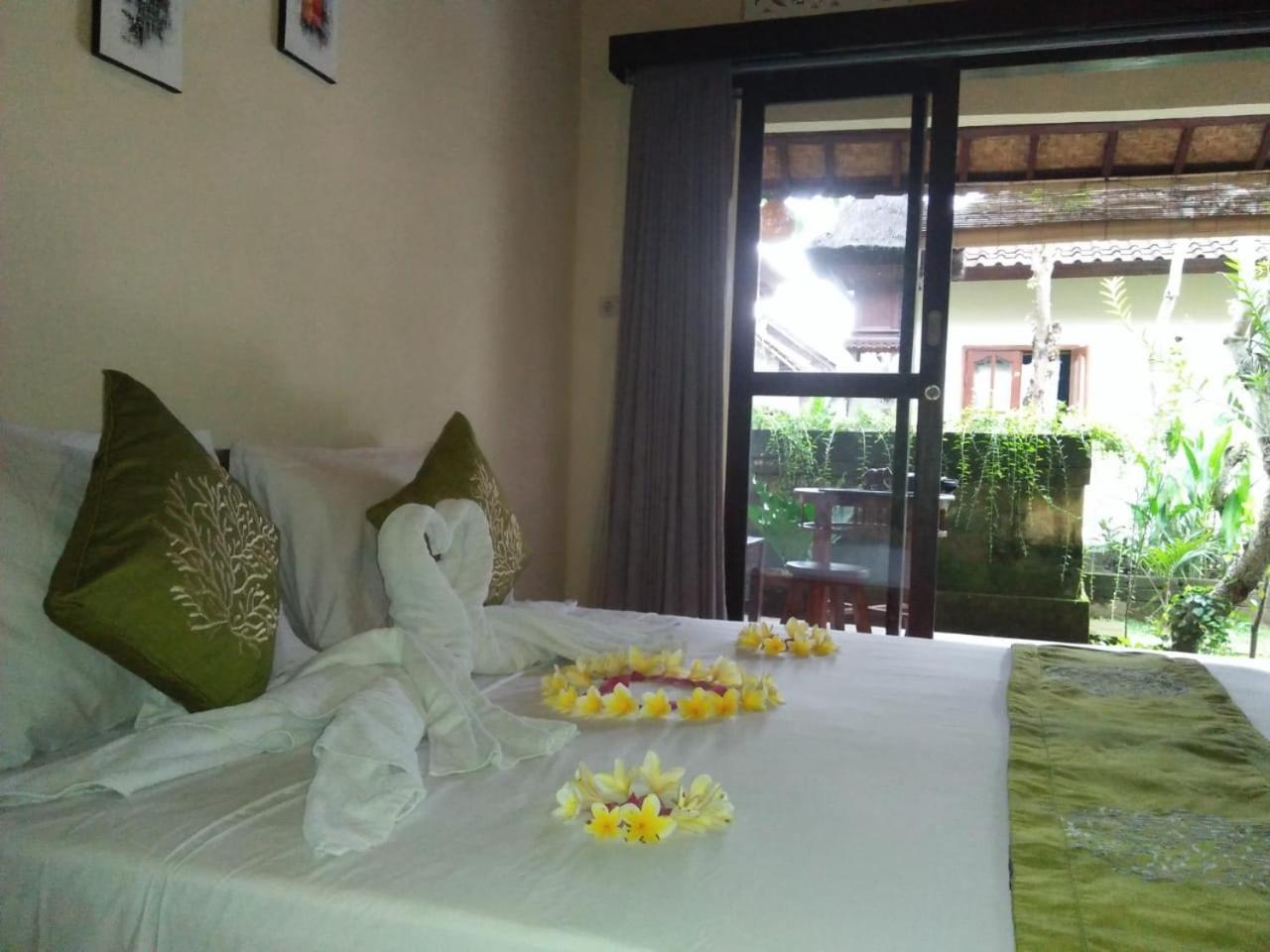 Lionk Bali House Bed and Breakfast Ubud Exteriör bild